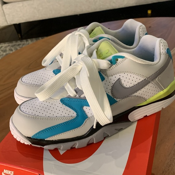 ✈️ Used like new Mens Air cross Trainer 3 Low - Picture 4 of 12